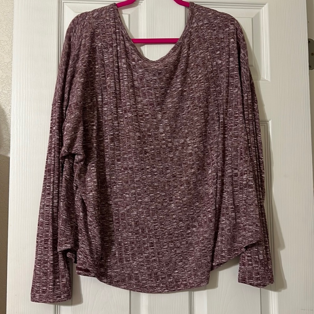 Long sleeve heavy shirt with cross cross back
